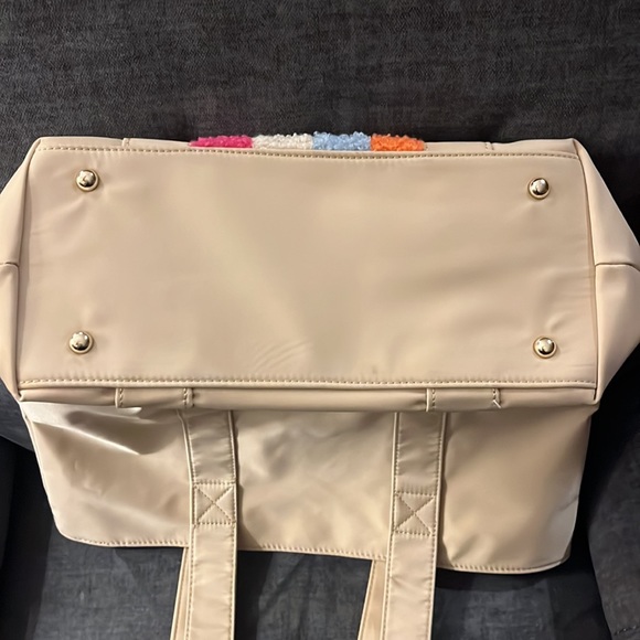 NEW! Packed Party Cozy Up Tote - Picture 5 of 12